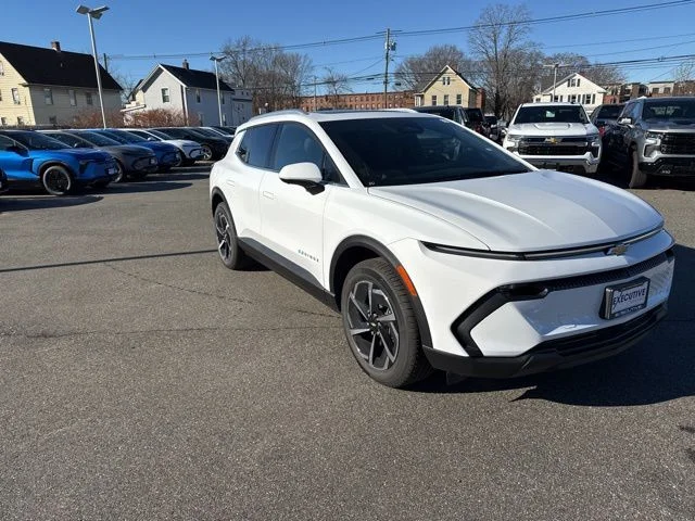 New 2026 White Chevrolet LT image 3