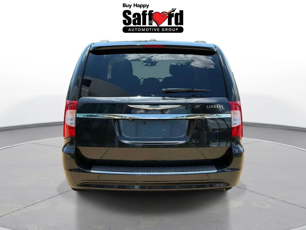 2015 Chrysler Town & Country Touring - Photo 10