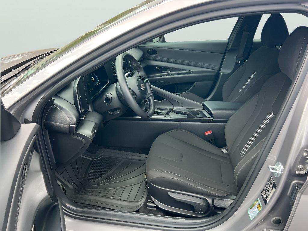 2025 Hyundai Elantra SEL - Photo 10