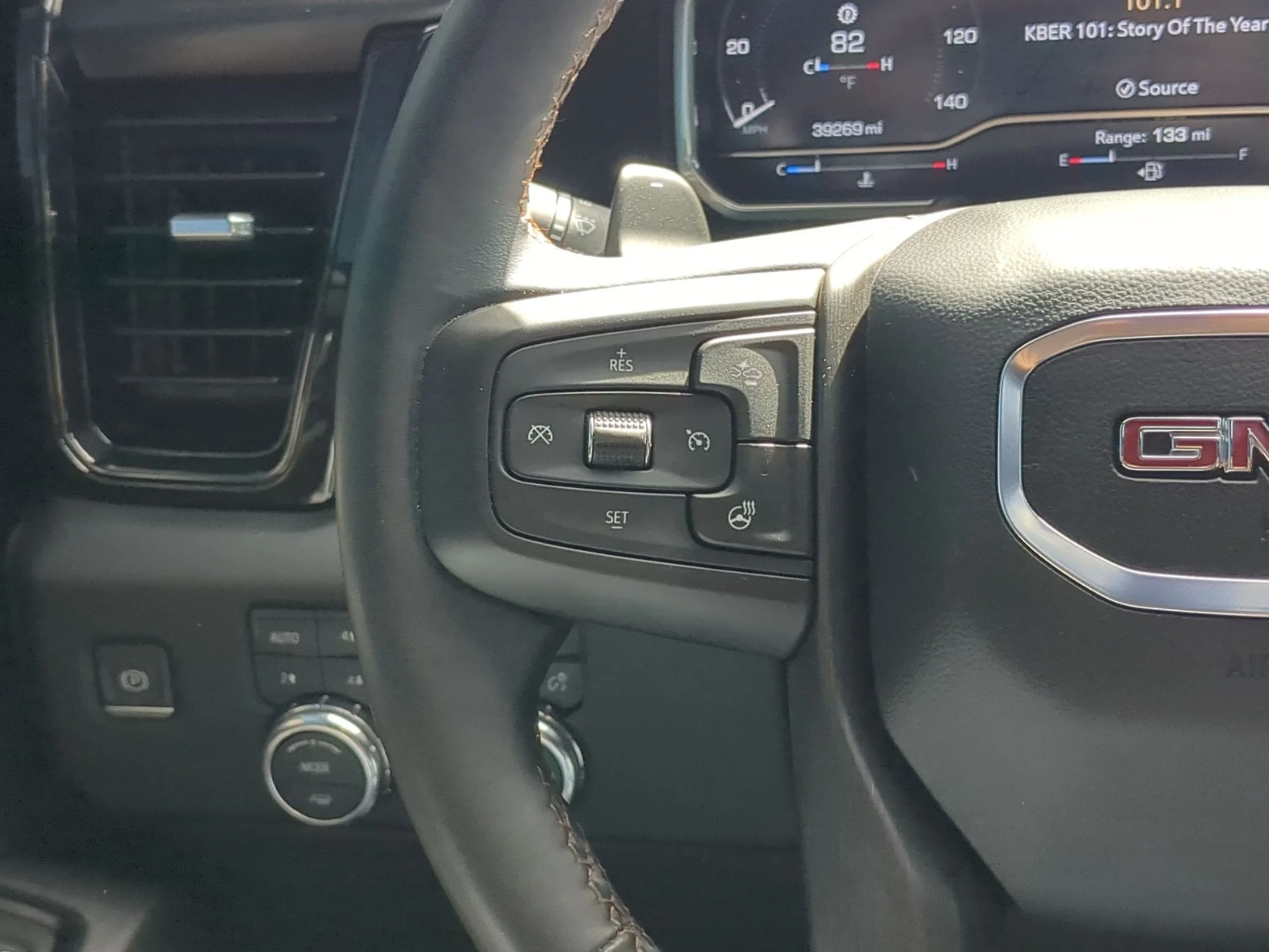 Used 2024 Sterling Metallic GMC AT4 image 17