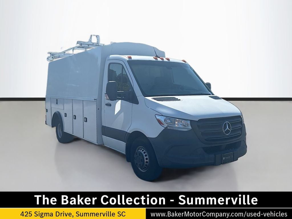 Used 2020  Mercedes-Benz Standard Roof V6 image 1