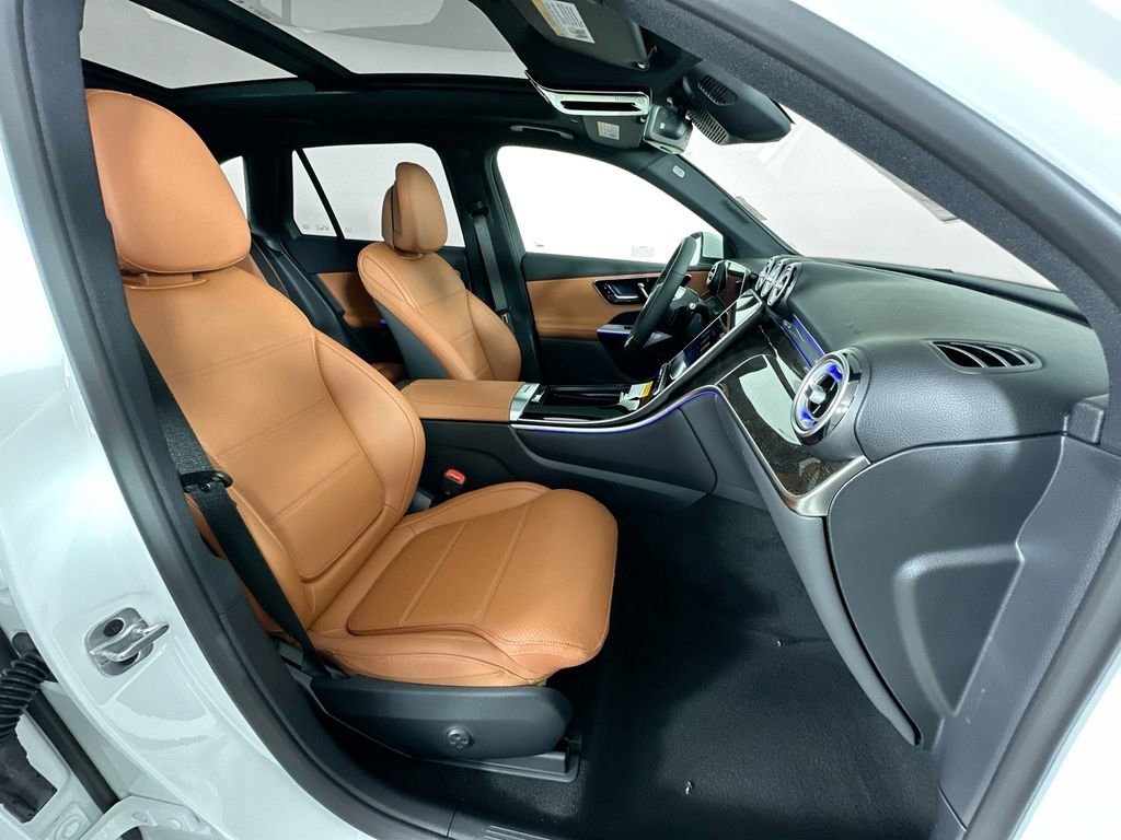 New 2026 Polar White Mercedes-Benz GLC 300 image 64