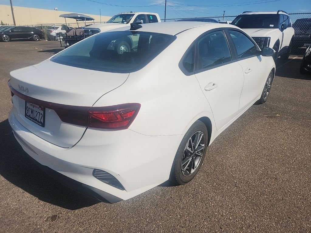 Used 2023 White Kia LXS image 13
