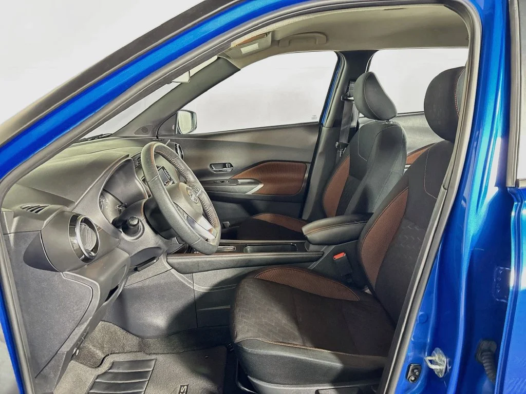 Used 2024 Blue Nissan SR image 11