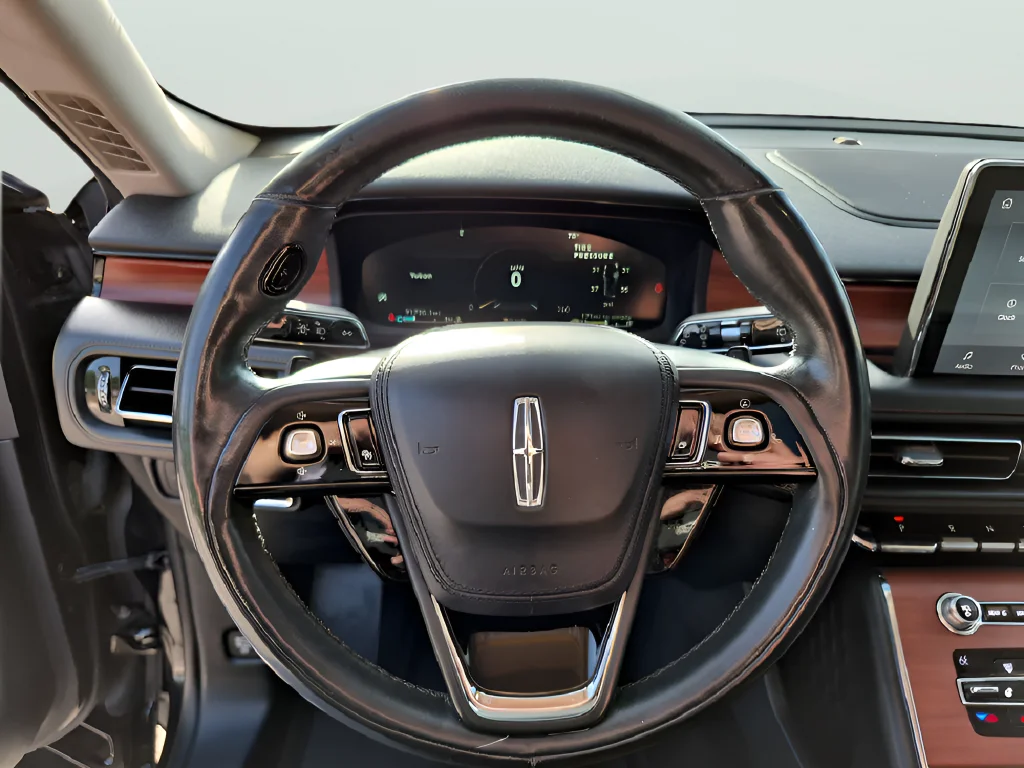 Used 2020 Black Lincoln Reserve image 27