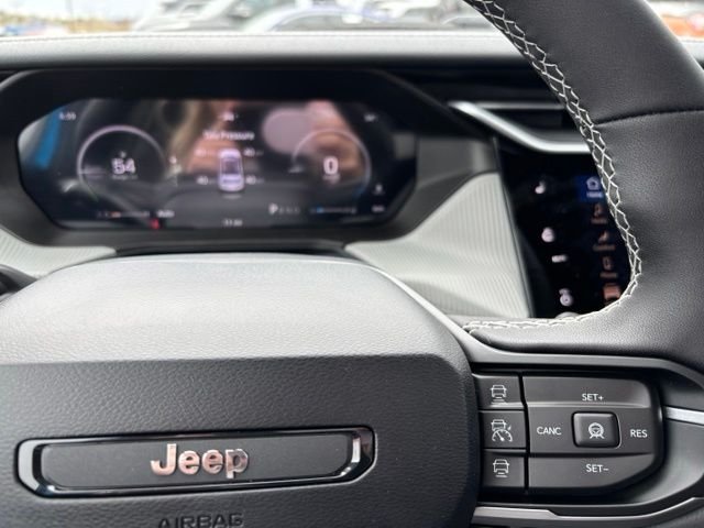 New 2026 Hydro Blue Pearl-Coat Exterior Paint Jeep Laredo image 25