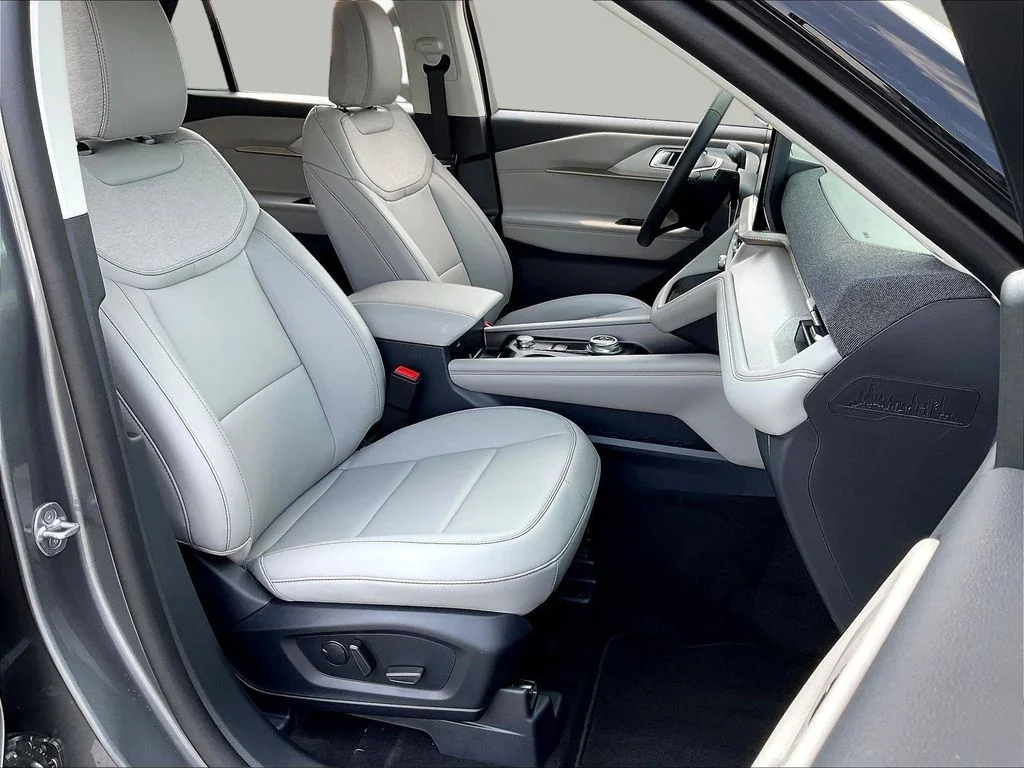 New 2026 Carbonized Gray Metallic Ford Active image 11