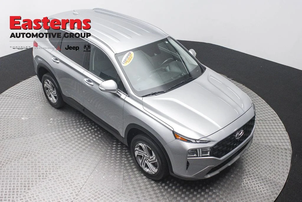 Used 2023 Silver Hyundai SEL image 3