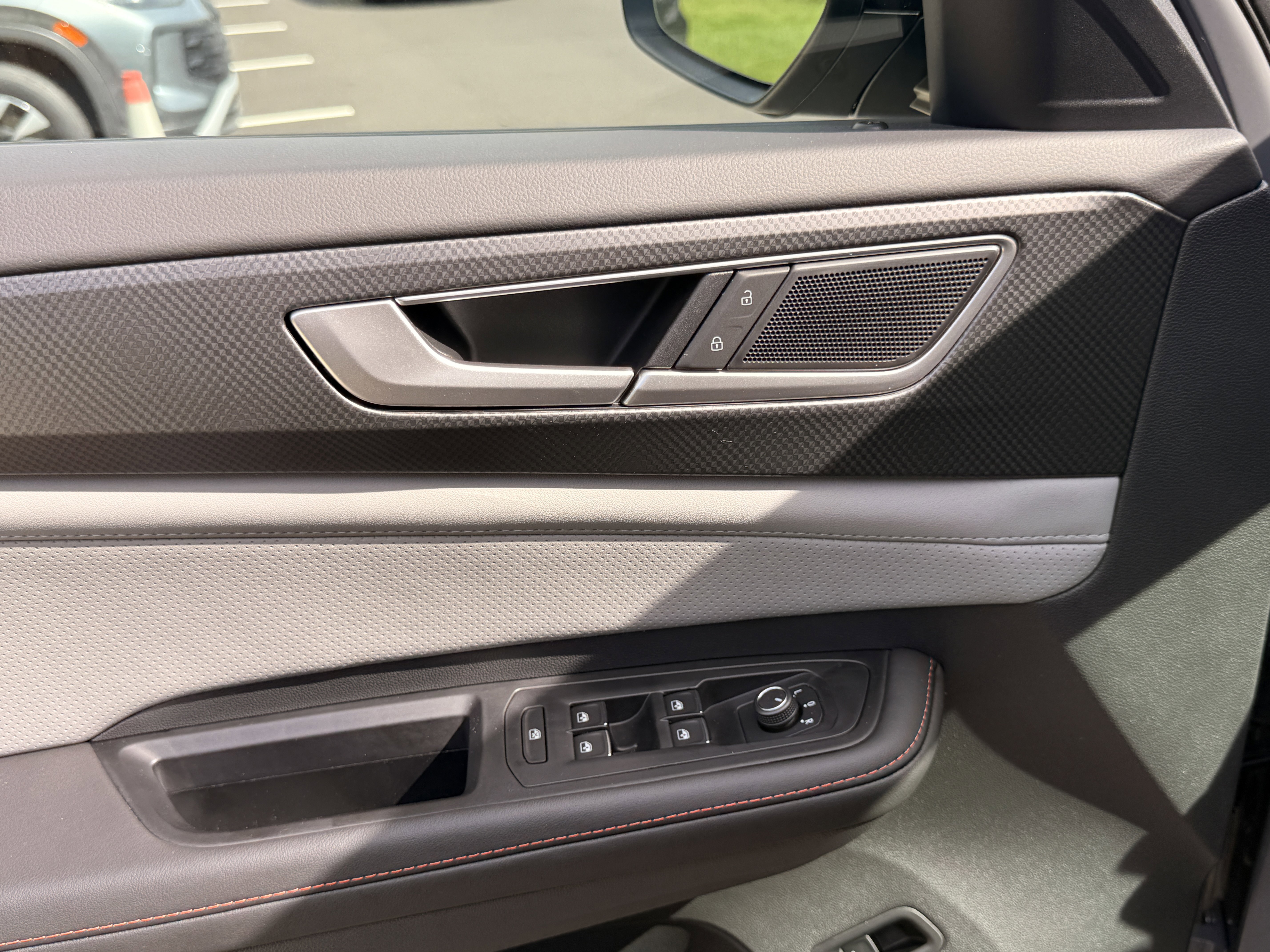 Certified Used 2025  Volkswagen 2.0T Peak Edition image 35