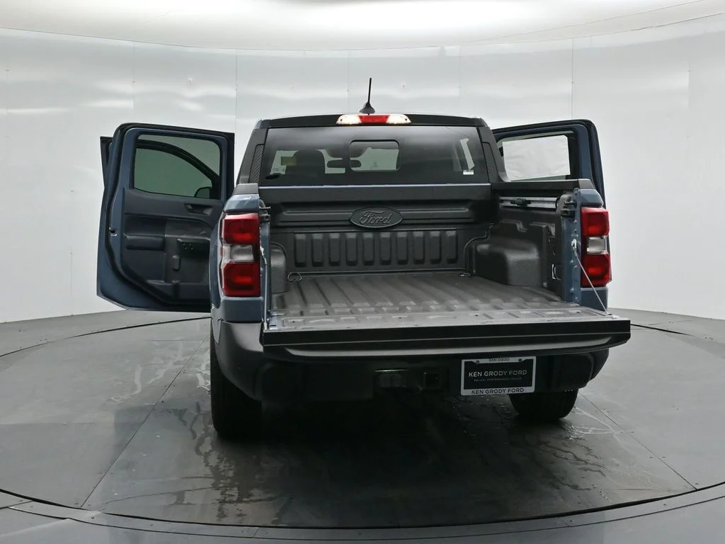 New 2026 Azure Gray Metallic Tri-Coat Ford Lariat image 33
