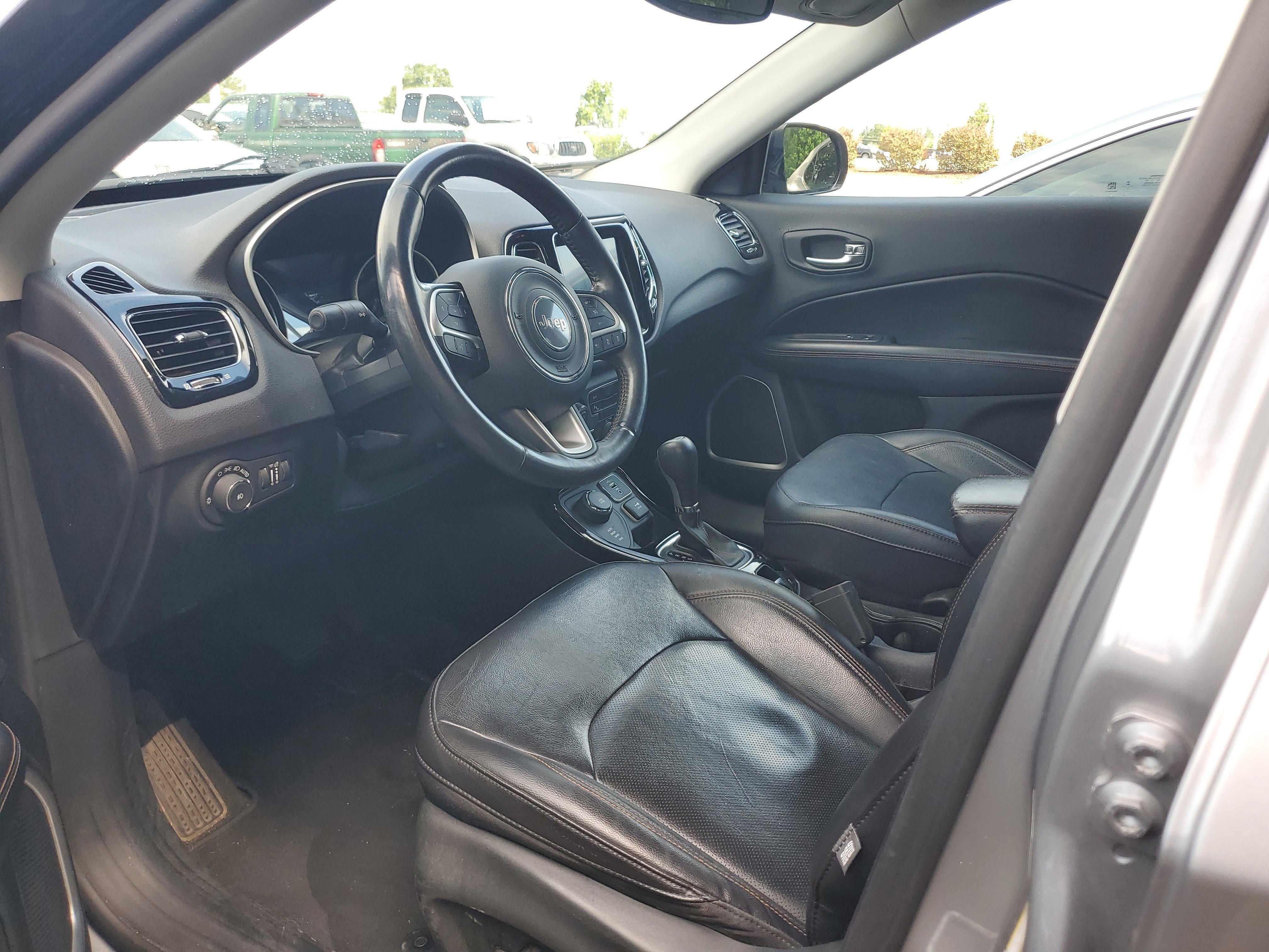Used 2019 Silver Jeep Limited image 6