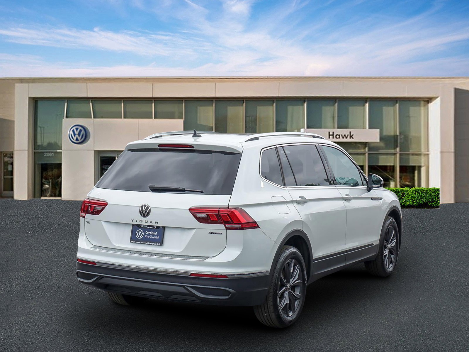 Used 2023 Opal White Pearl Volkswagen SE image 7