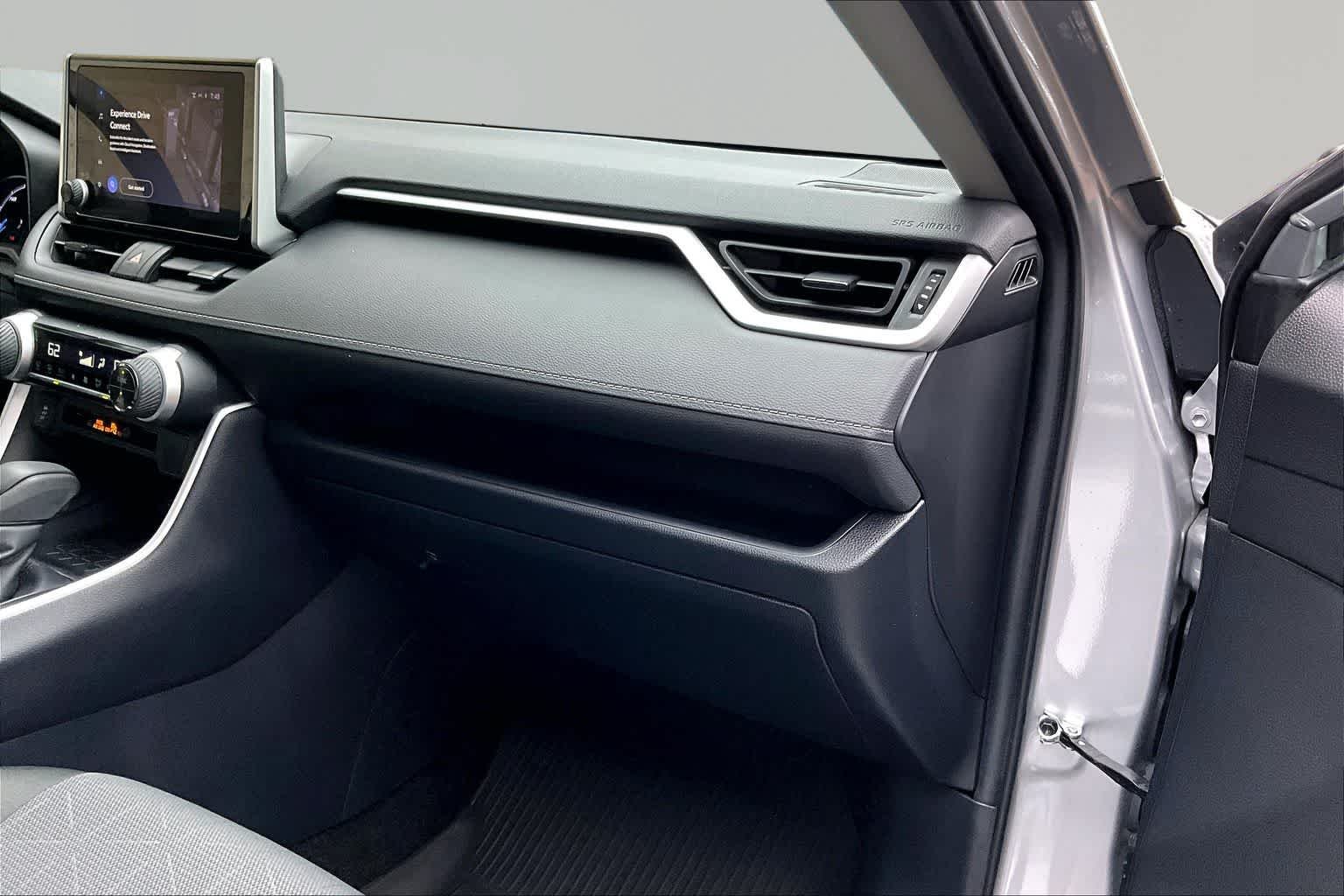 Used 2025 Silver Sky Metallic Toyota Hybrid XLE image 19