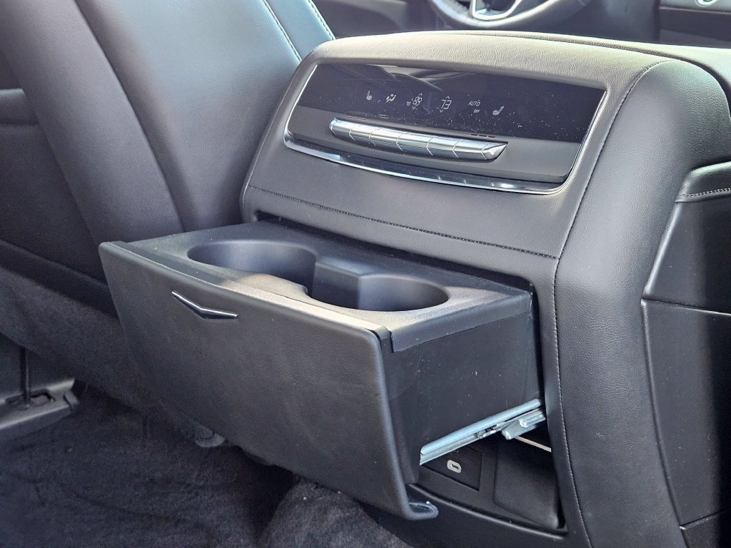2023 Cadillac Escalade Sport - Photo 18