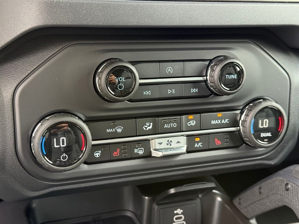 New 2026 Avalanche Gray Ford Badlands® image 12