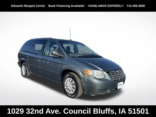 2005 Chrysler Town & Country LX LWB's photo