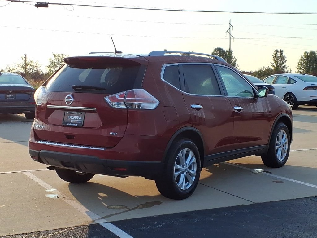 Used 2016 Cayenne Red Nissan SV image 15