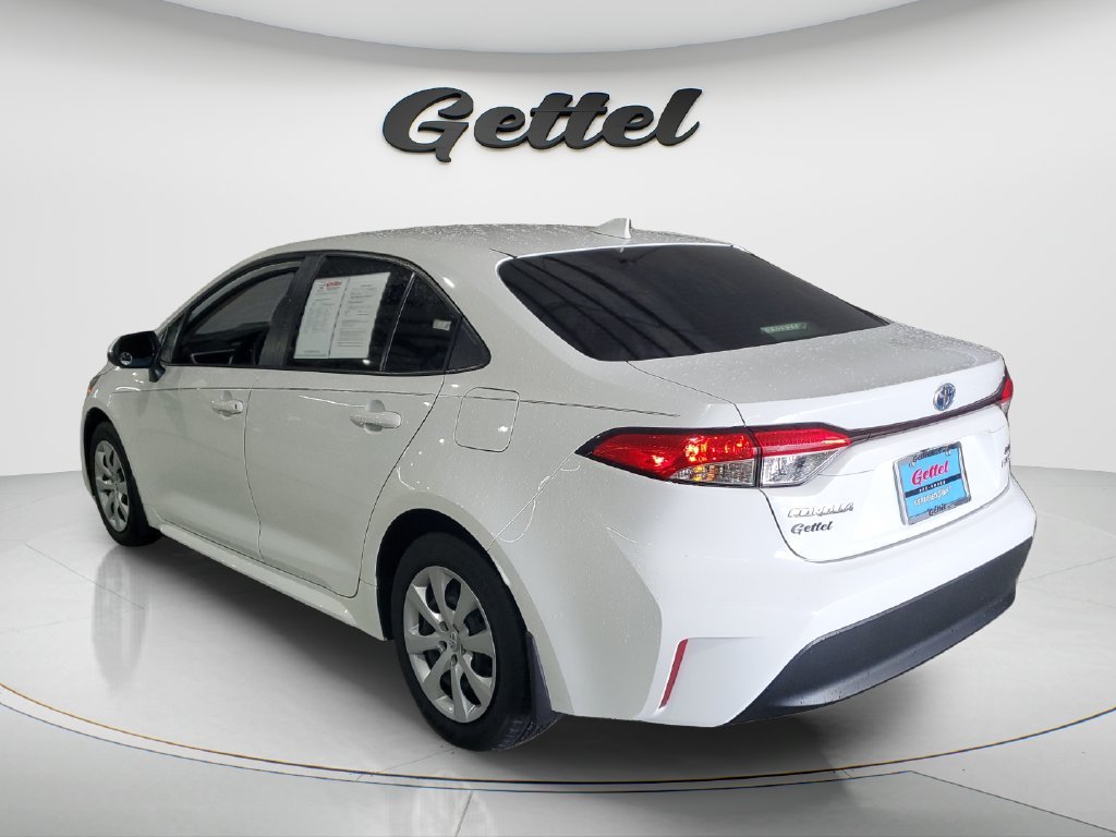 Used 2023 White Toyota LE image 7