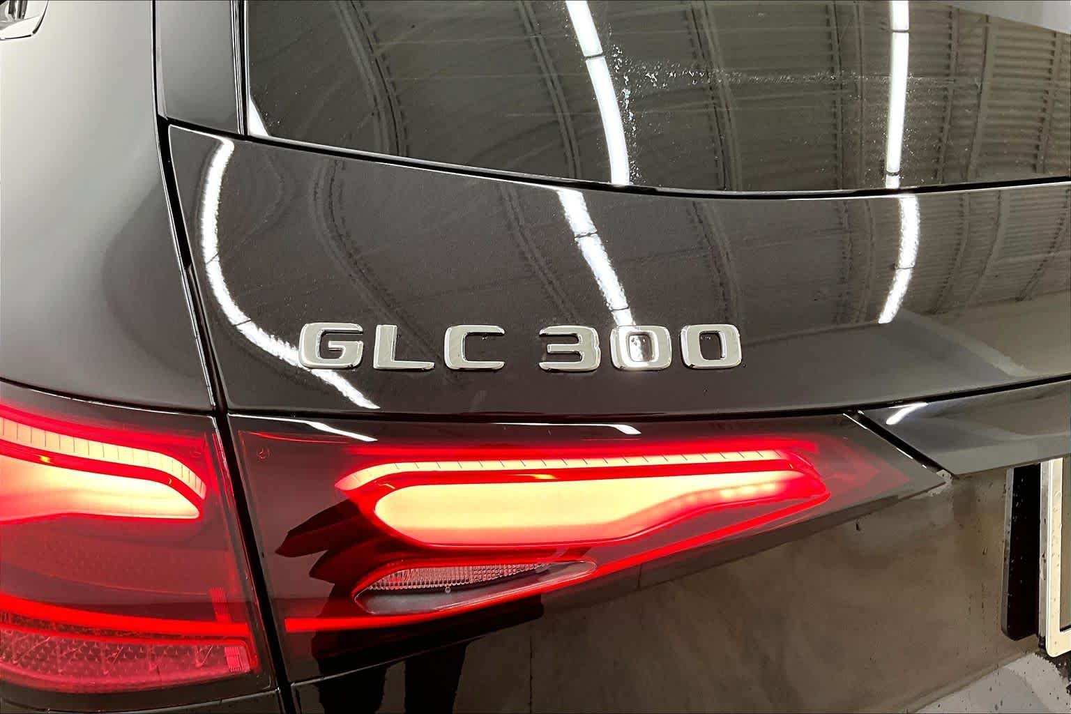 New 2026 Obsidian Black Metallic Mercedes-Benz GLC 300 image 15