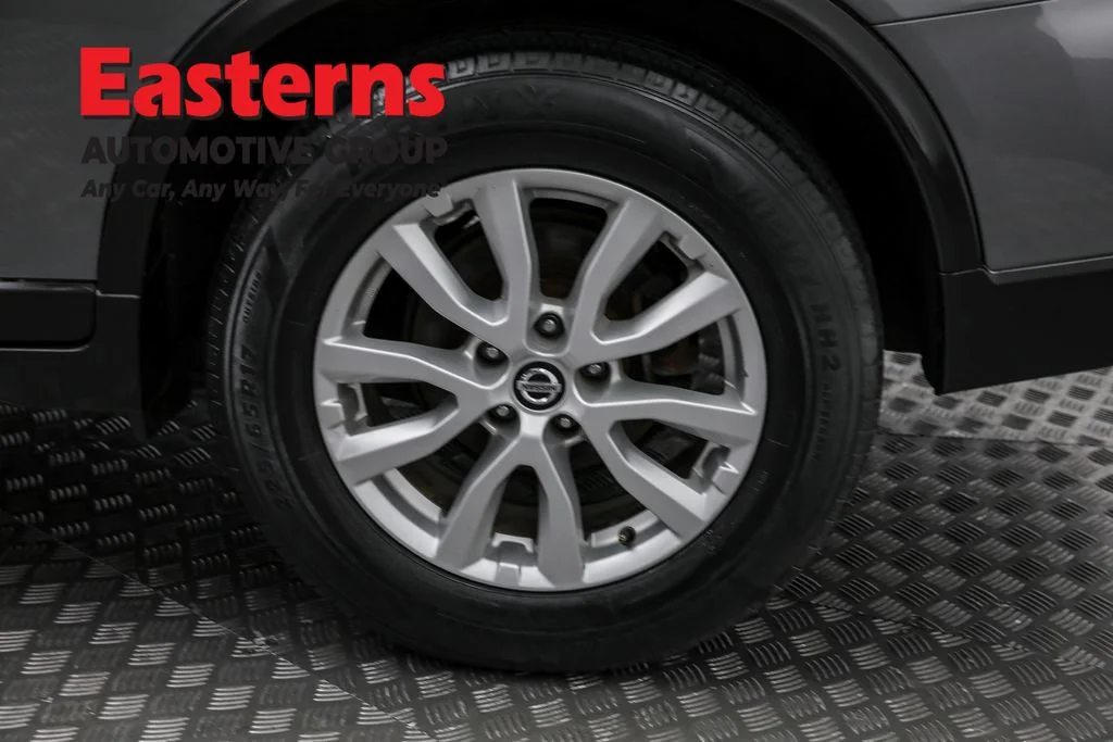 Used 2019 Gray Nissan SV image 32