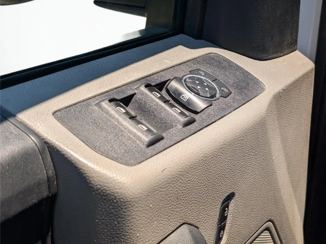 Used 2020 White Ford XL image 18