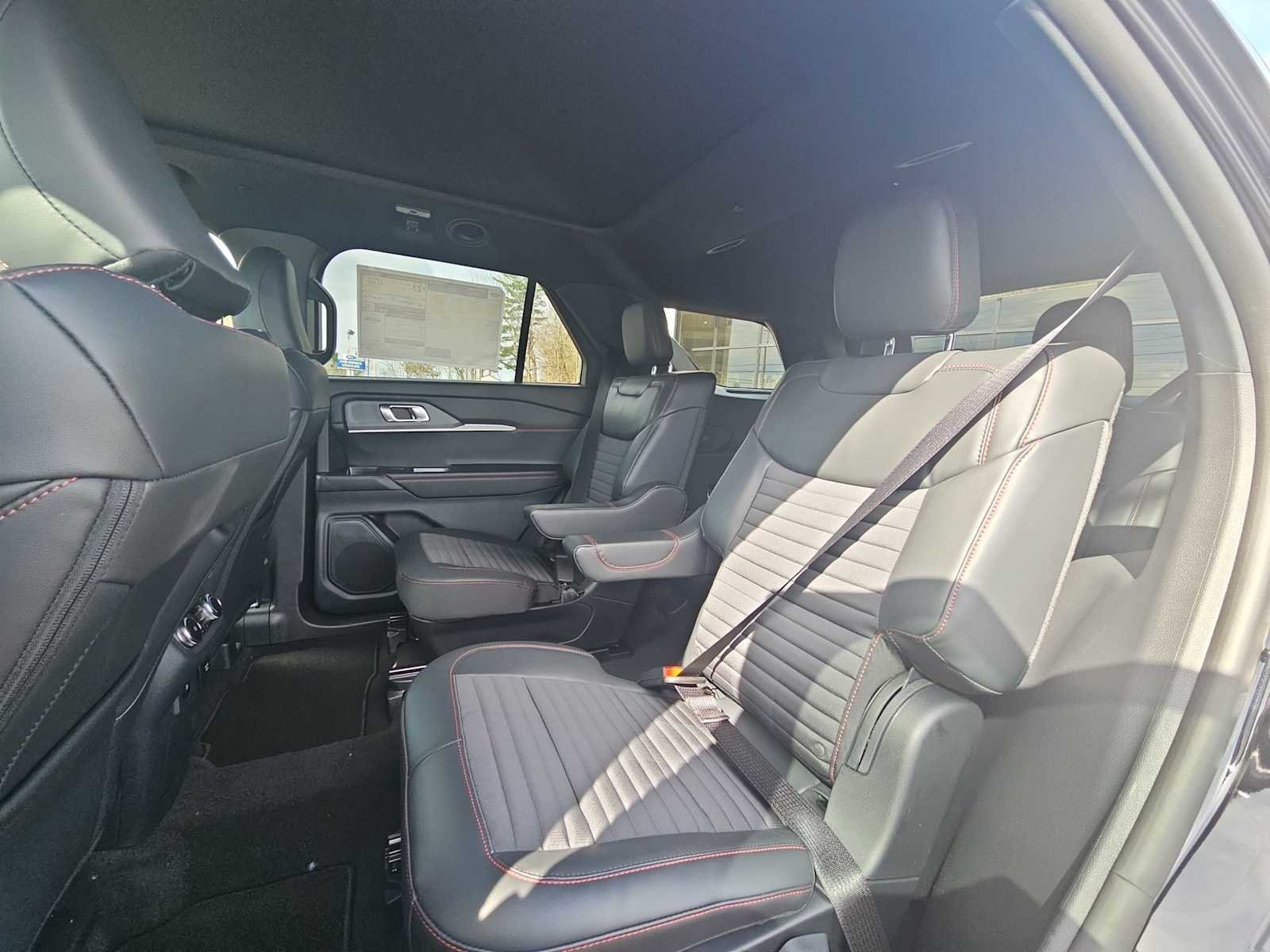 New 2026 Agate Black Metallic Ford ST-Line image 14