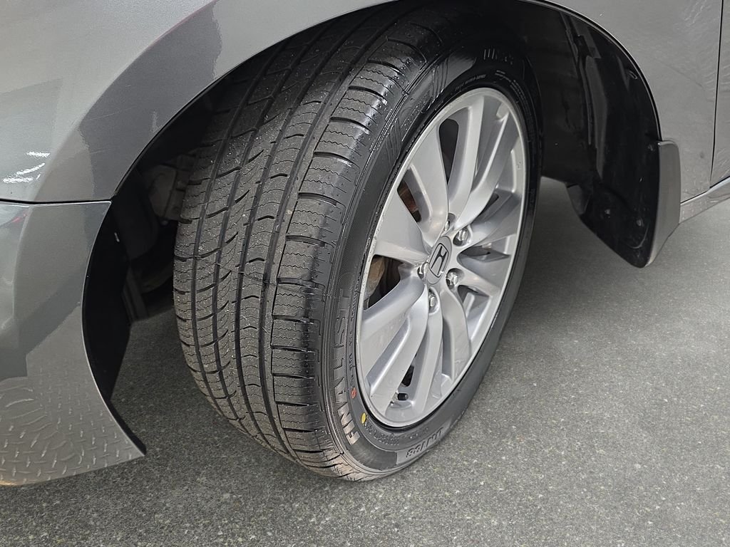 Used 2012 Polished Metal Metallic Honda EX-L image 28