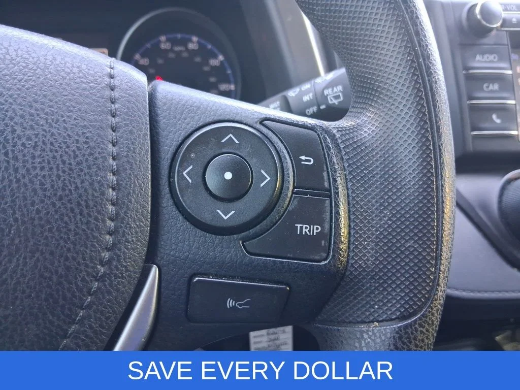 Used 2018 White Toyota LE image 13