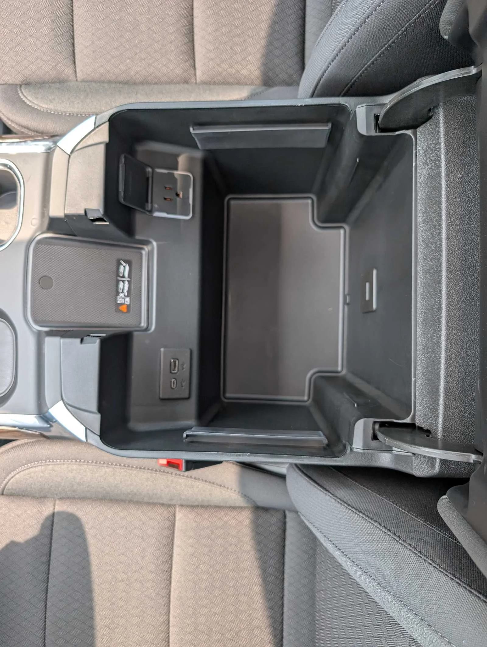 New 2026 Summit White GMC Elevation image 17