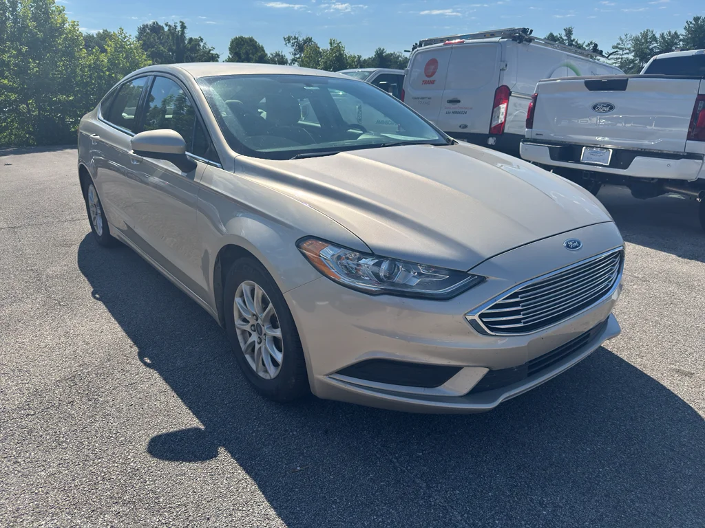 Used 2017 White Gold Ford S image 2