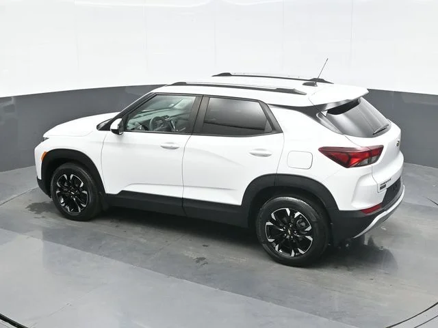 Used 2022 White Chevrolet LT image 11