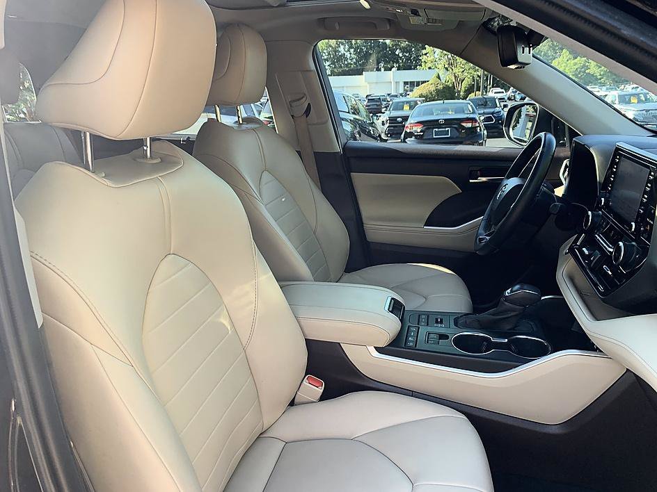 Certified Used 2020 Midnight Black Metallic Toyota XLE image 21