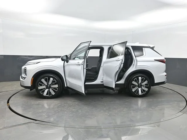 New 2026 White Mitsubishi SE image 39