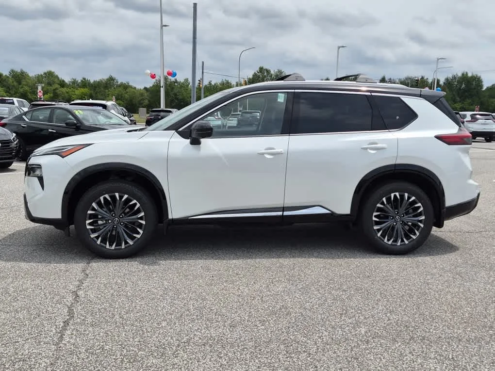 New 2026 Everest White Pearl TriCoat / Super Black Two-tone Nissan Platinum image 5