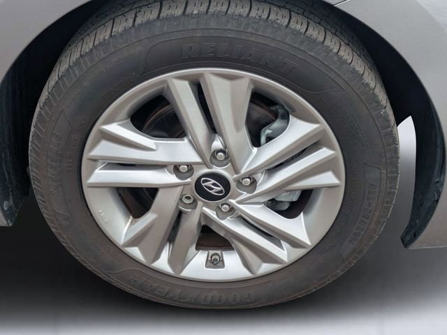 Used 2020 Silver Hyundai SEL image 11