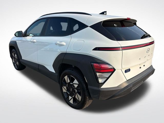 Used 2024 White Hyundai SEL image 3