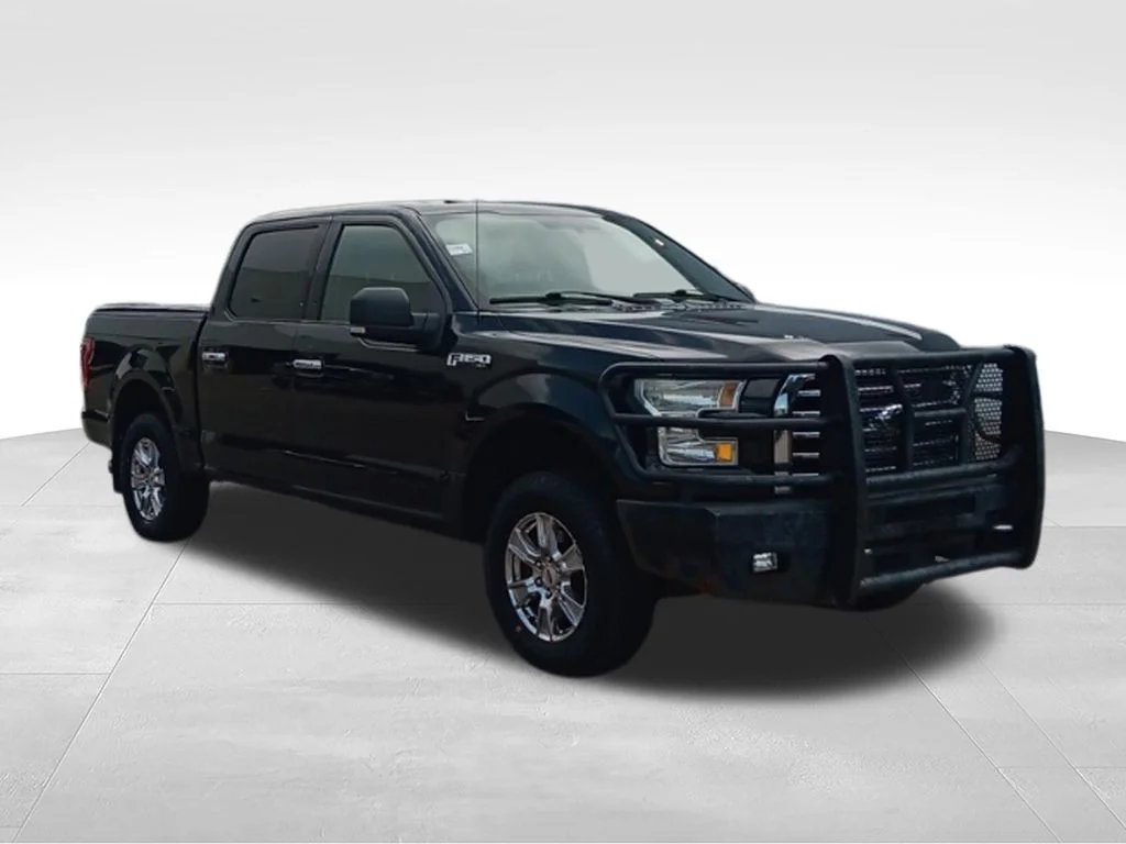 Used 2015 Tuxedo Black Metallic Ford XLT image 9