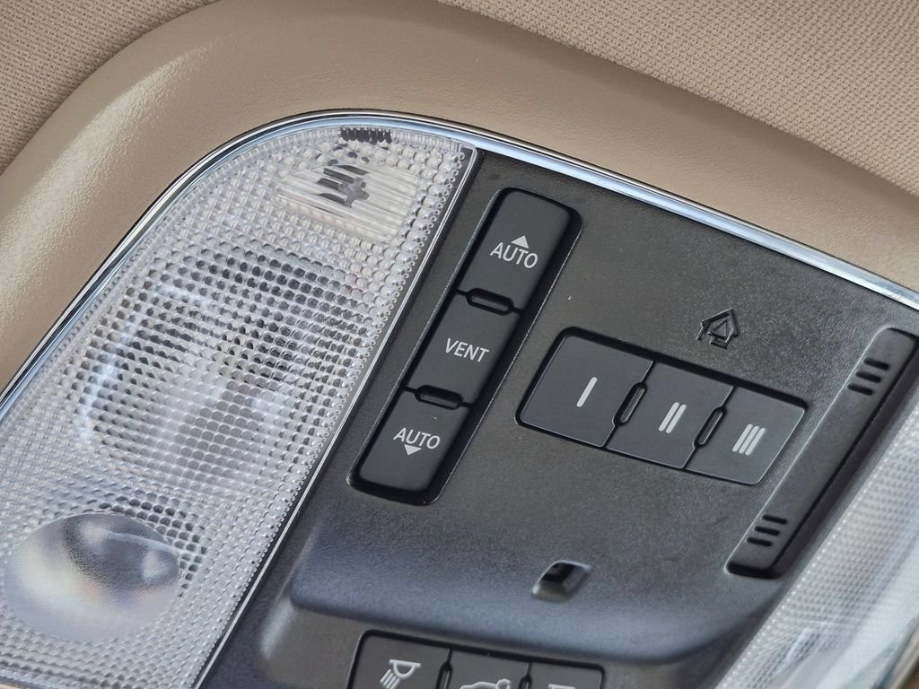 Used 2021 White Jeep Limited image 21