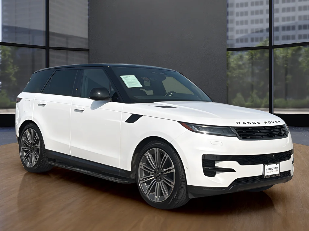 Used 2024 White Land Rover SE image 10