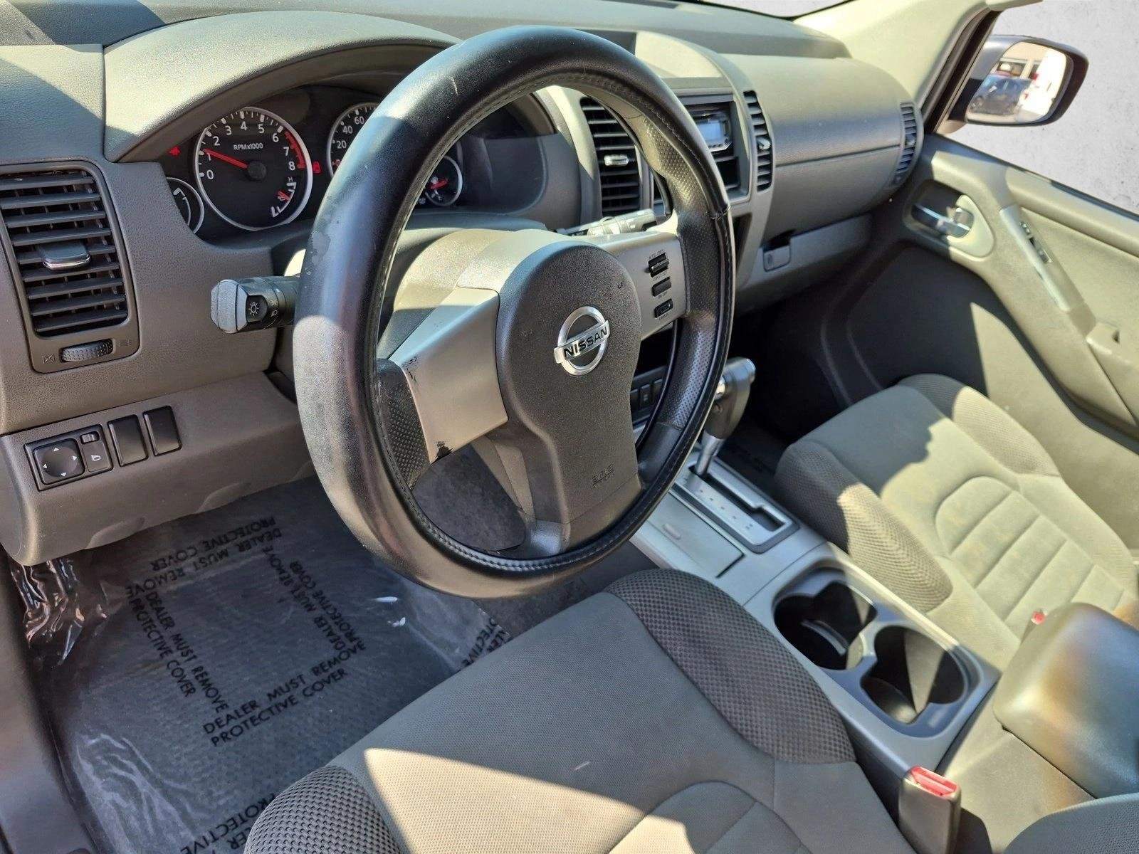 Used 2009 Red Brick Nissan S image 10