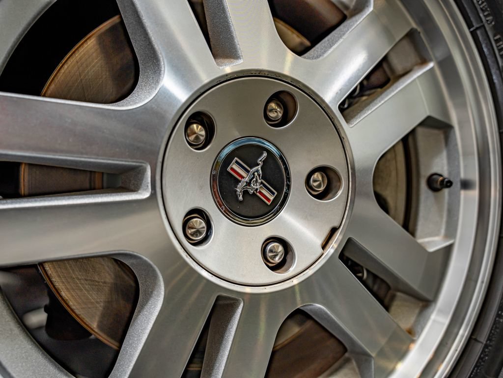 Used 2008 Black Ford GT Deluxe image 11
