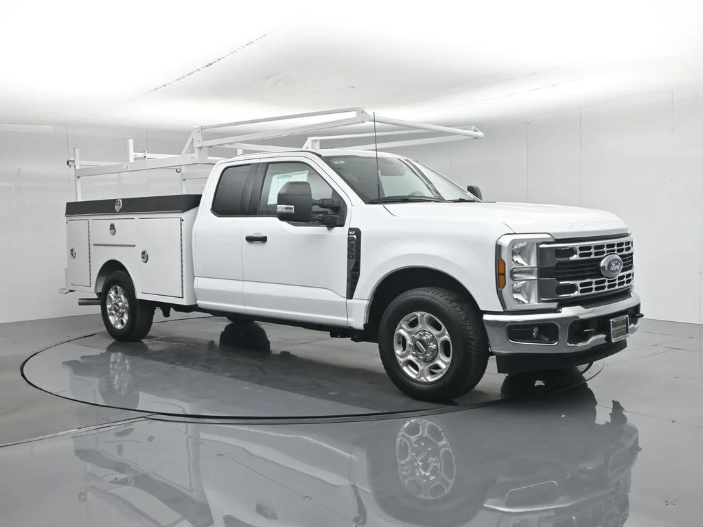 New 2026 Oxford White Ford XLT image 31