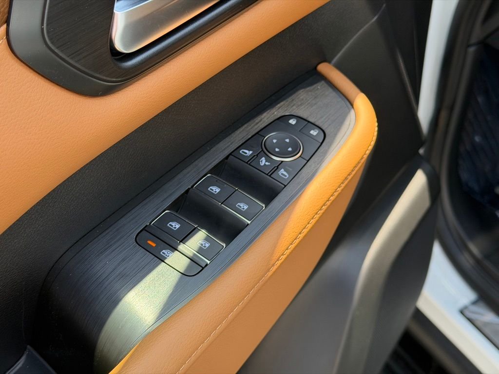 New 2026 Everest White TriCoat Nissan Platinum Reserve image 15