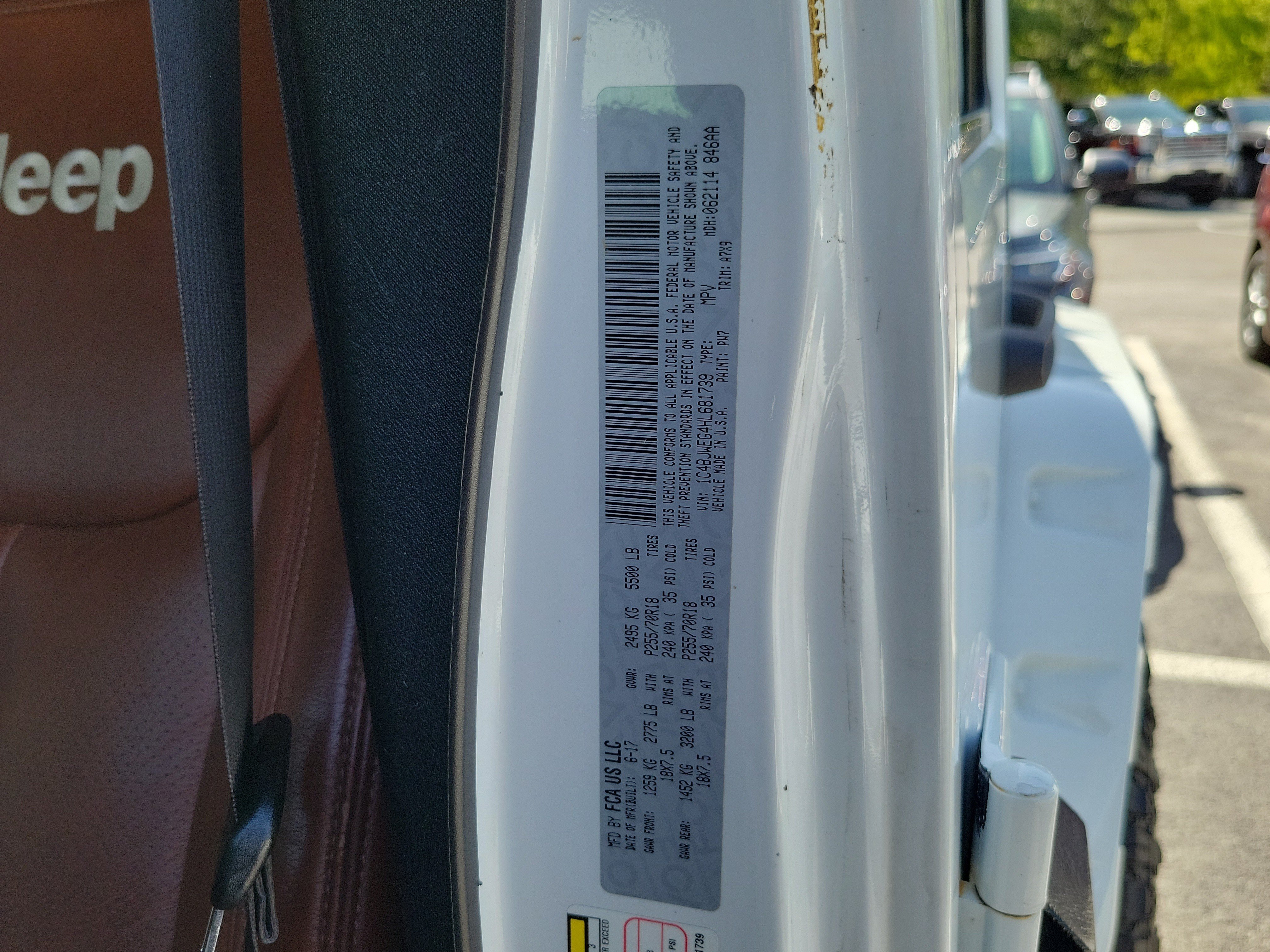 Used 2017 Bright White Clearcoat Jeep Sahara image 9