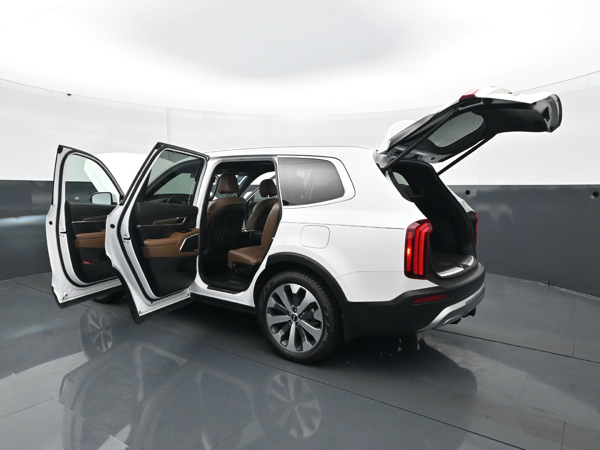 Used 2020 Snow White Pearl Kia SX AWD image 36