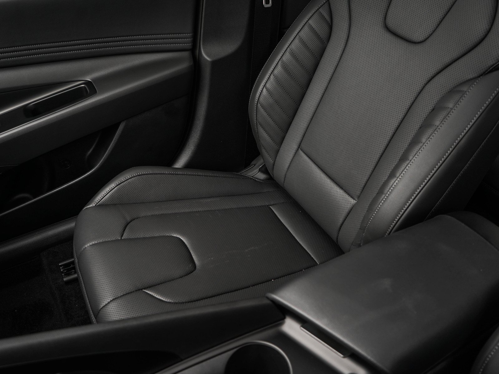 New 2026 Ecotronic Gray Hyundai SEL Sport Plus Sedan FWD image 23