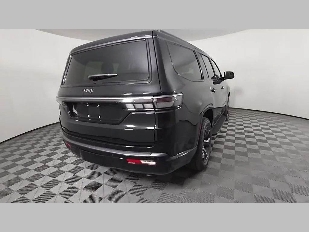 New 2026 High Gloss Black Exterior Paint Jeep Limited Altitude image 35
