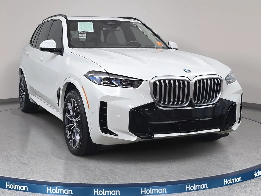 Used 2024 Alpine White BMW xDrive40i image 3