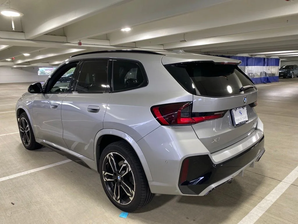 Used 2023 Silver Metallic BMW xDrive28i image 3