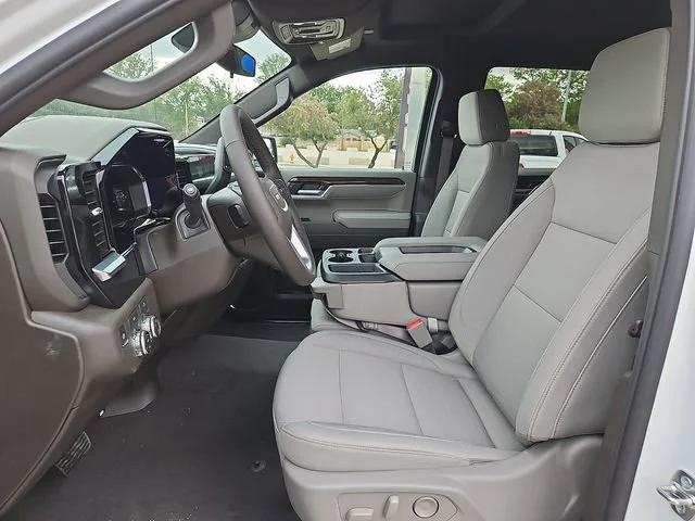 2026 GMC Sierra 1500 SLE - Photo 15